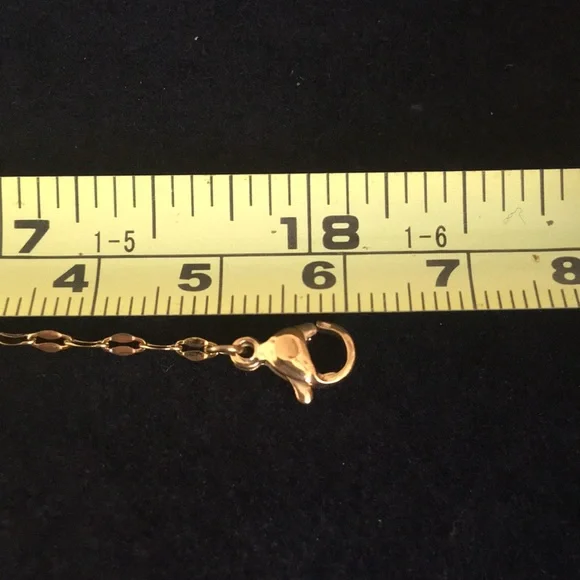 Religious Figure Gold Tone Chain Pendant Necklace - Picture 10 of 10